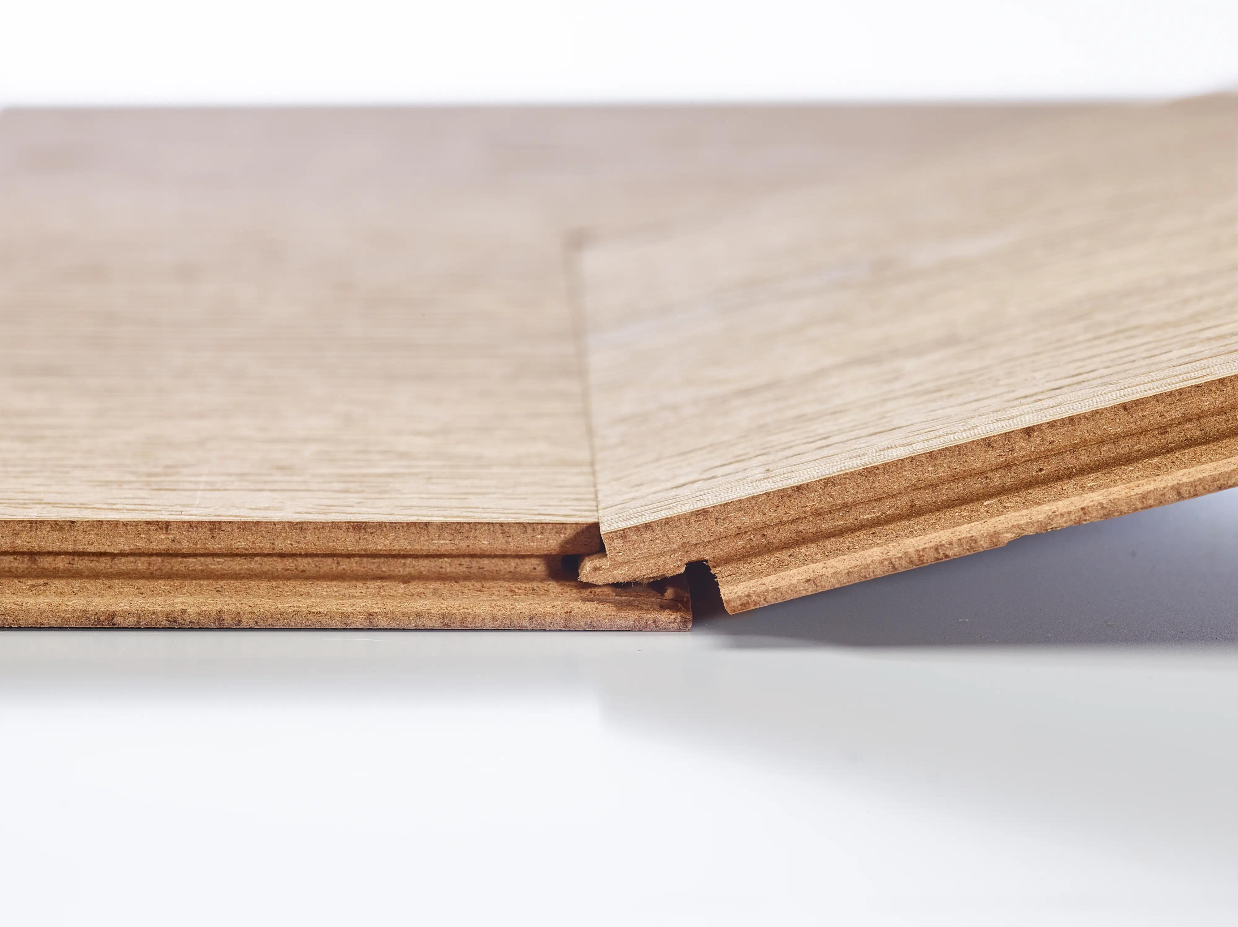 Gros plan du système BerryAlloc Duoloc pour parquet stratifié